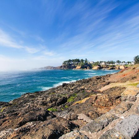 Captain'S Quarters And Cabins Depoe Bay Room photo