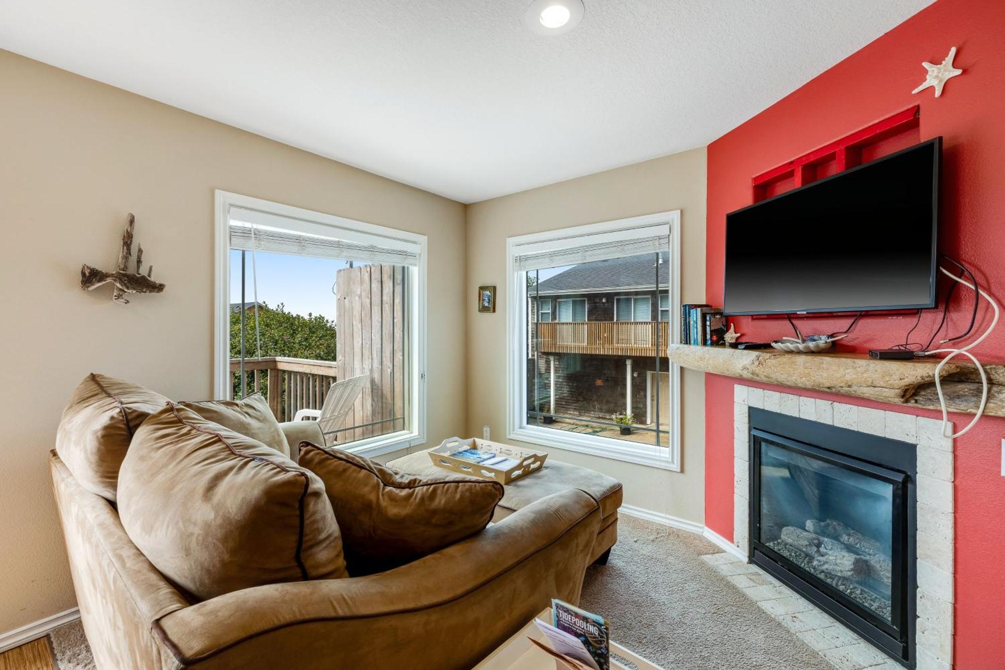Captain'S Quarters And Cabins Depoe Bay Room photo
